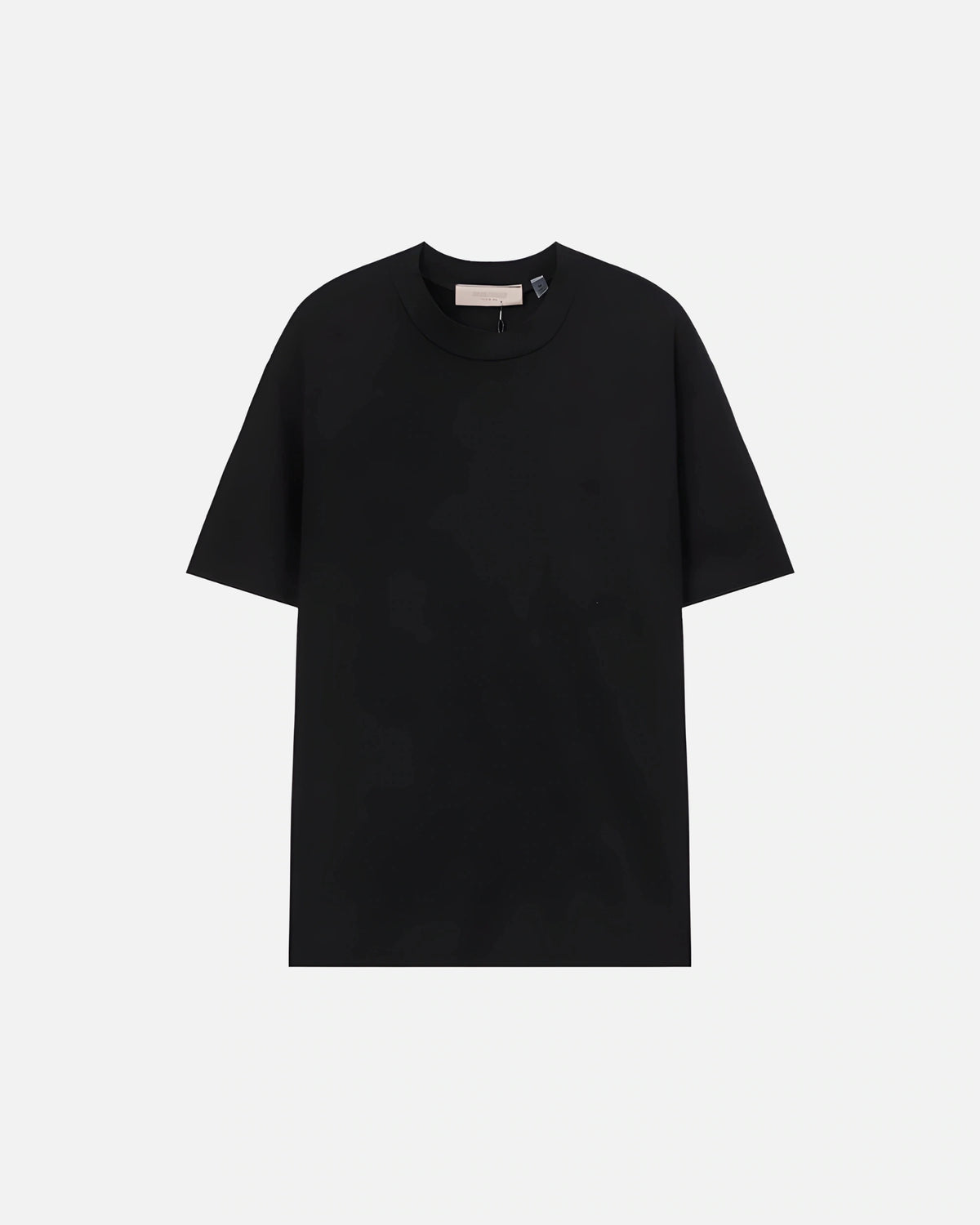 3SSENTIAL BLACK TEE