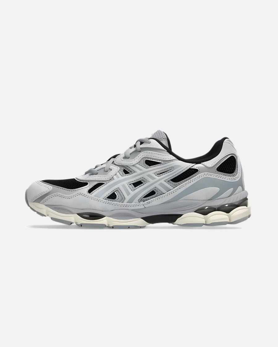 A'ESICS Sneaker 009 Front