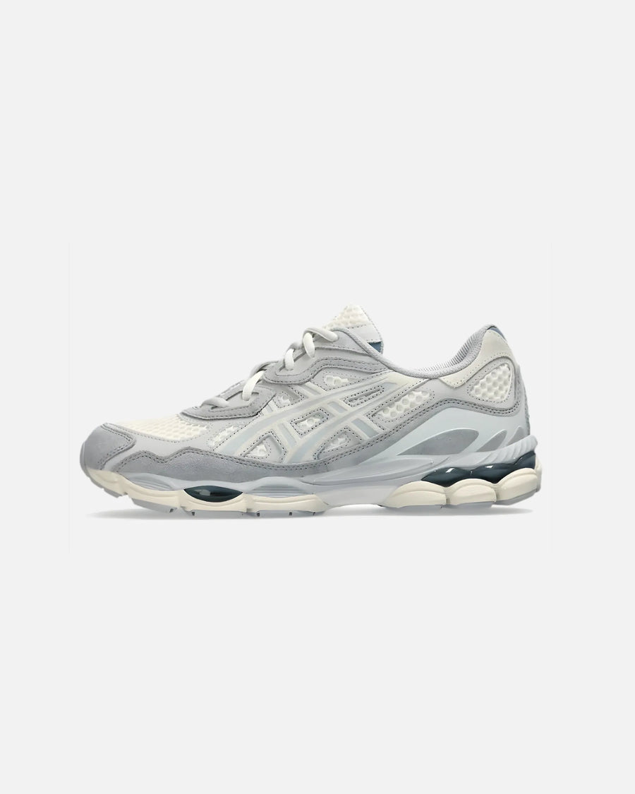 A'ESICS Sneaker 010 Front