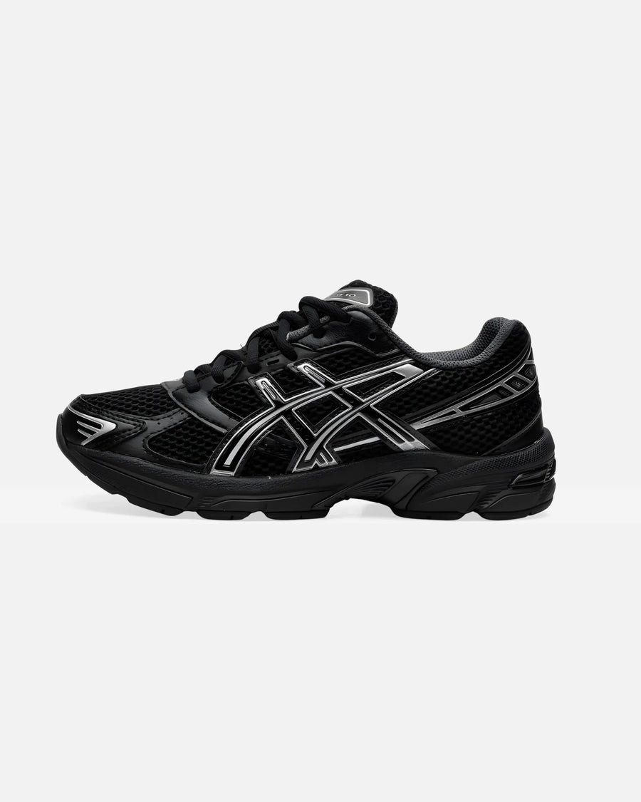A'ESICS Sneaker 013 Front